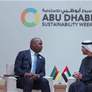 رئيس الدولة يلتقي رئيس موزمبيق على هامش " اسبوع ابوظبي للاستدامة "
