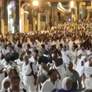 الحجاج يرمون الجمرات الثلاث في ثاني ايام التشريق