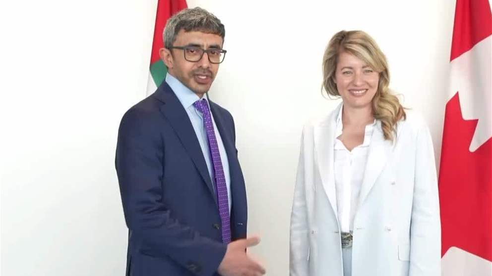 عبدالله بن زايد يلتقي وزيرة الصناعة الكندية