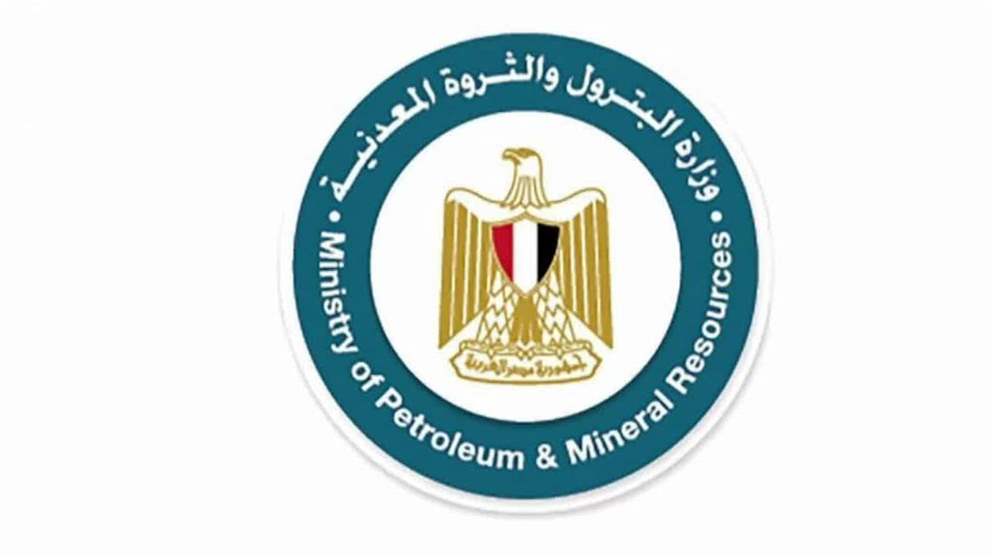 قتلى ومصابون في انقلاب بارج بحري بخليج السويس
