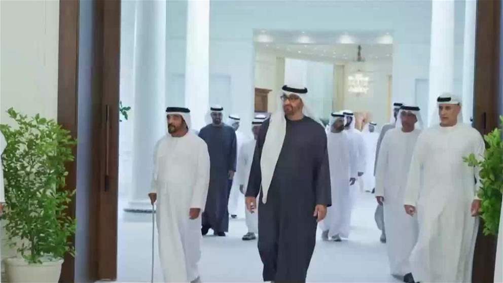 رئيس الدولة يستقبل وفد مكتب شؤون حجاج الامارات ويشيد بجهودهم