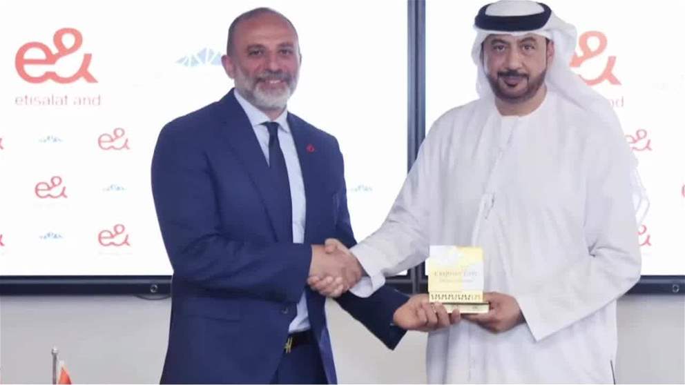 توقيع اتفاقية تعاون بين مدينة الفجيرة للابداع وشركة اتصالات مصر