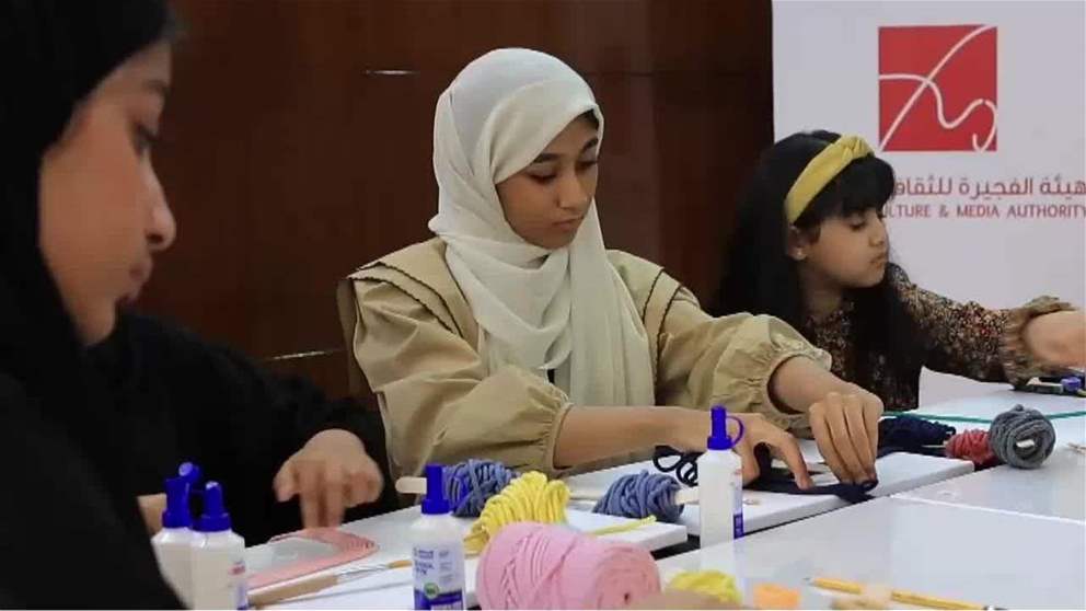هيئة الفجيرة للثقافة والإعلام فرع دبا تنظّم ورشة فنية بعنوان الخيوط التجريدية