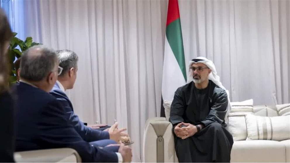 خالد بن محمد بن زايد يلتقي الرئيس التنفيذي للشركة البرازيلية لصناعة الطيران "إمبراير"