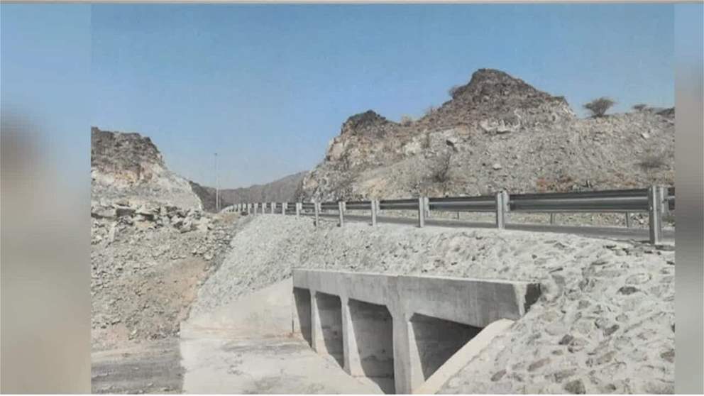 بتوجيهات حاكم الفجيرة.. دائرة الأشغال تبدأ تنفيذ المرحلة التاسعة من مشاريع الطرق الداخلية