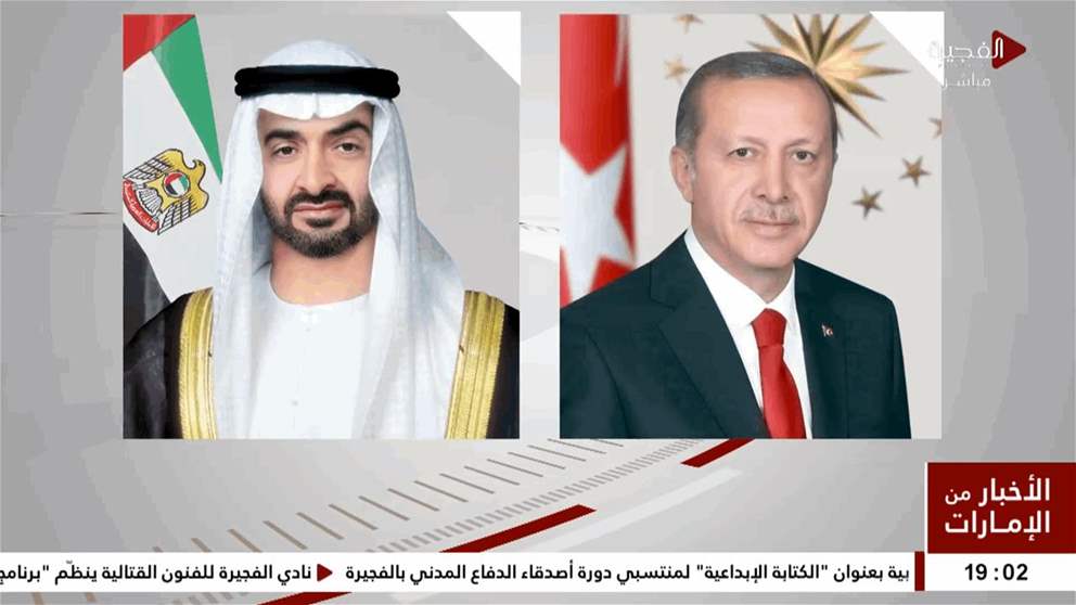 جرت لسموه مراسم استقبال رسمية.. رئيس الدولة يصل القصر الرئاسي والرئيس التركي في مقدمة مستقبله