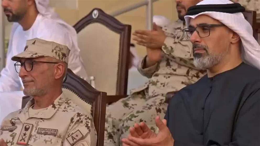 خالد بن محمد بن زايد يشهد عروضا تخصصية لمجندي الدفعة ال22 من منتسبي الخدمة الوطنية في مركز تدريب سويحان