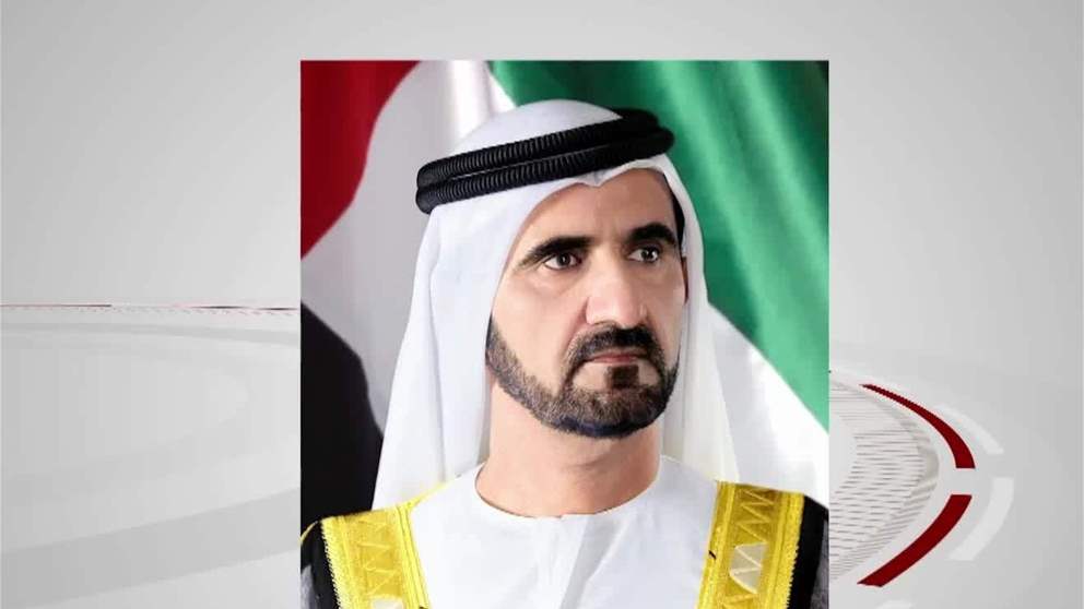 محمد بن راشد يلتقي عددا من اللواءات المتقاعدين في شرطة دبي
