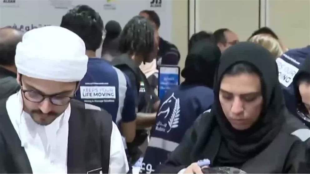 اكثر من 450 متطوعا يجهزون 10000 حقيبة مدرسية لطلاب الاسر المتعففة