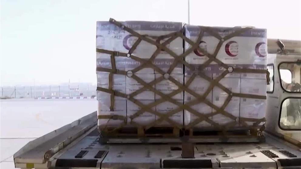 الإمارات تواصل جسرها الجوي إلى أفغانستان وترسل طائرة تحمل 40 طناً من المساعدات