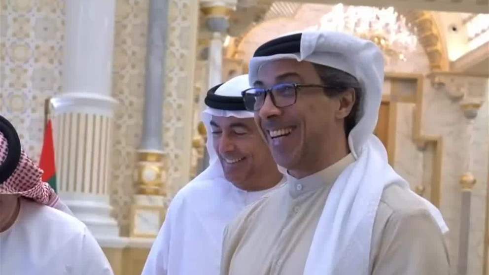 منصور بن زايد يجري أول معاملة رقمية مباشرة .. ويشهد إطلاق مبادرات إستراتيجية لتعزيز التعاون المالي وربط البنى التحتية المالية بين الامارات والصين