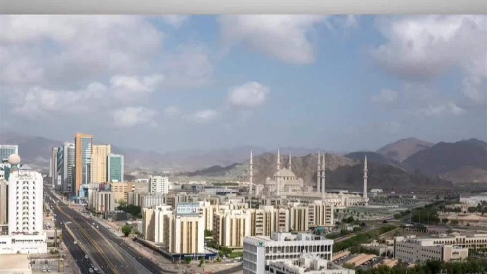 تكوينات للسحب الركامية على جبال الفجيرة