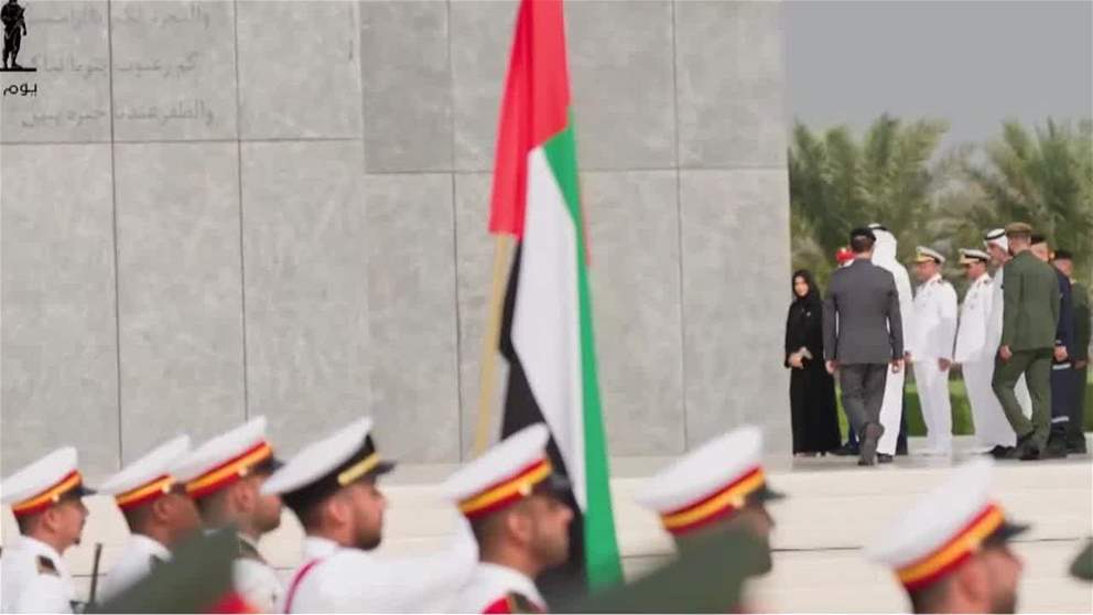 ذياب بن محمد بن زايد يشارك في وقفة الدعاء الصامت في واحة الكرامة