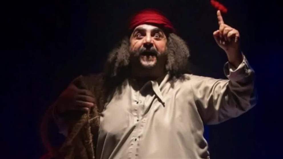 مسرحية مرود كحل تفوز بجائزة أفضل نص مسرحي في مهرجان الدن الدولي بمسقط