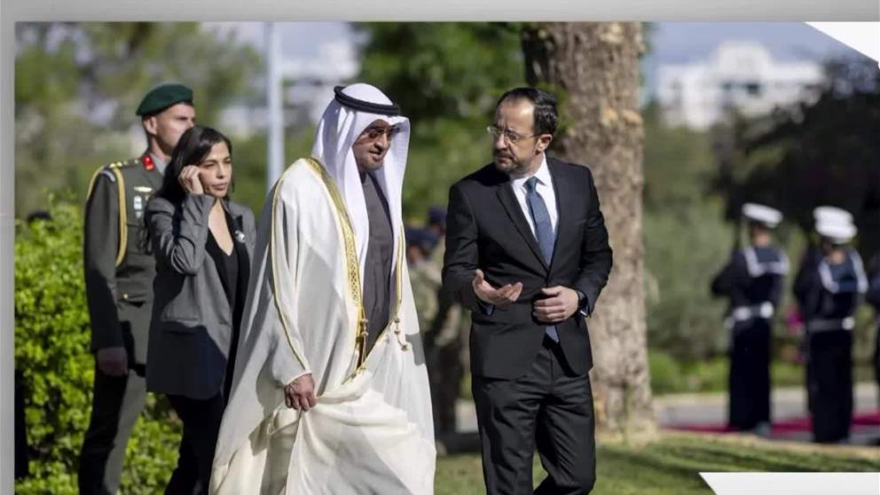 جرت لسموه مراسم استقبال رسمية .. رئيس الدولة يصل القصر الرئاسي في نيقوسيا يرافقه الرئيس القبرصي