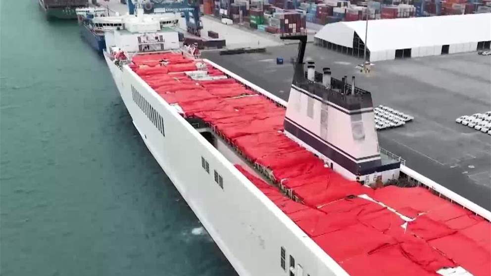 تحميل "سفينة محمد بن راشد الإنسانية" في ميناء خليفة "كيزاد" بأكثر من 10 ملايين وجبة دعما لسكان غزة