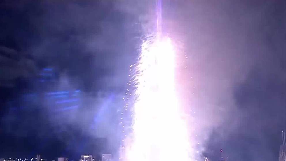 الإمارات تبهر العالم وتدشن عام 2026 بعروض ألعاب نارية استثنائية وتنظيم أمني مثالي