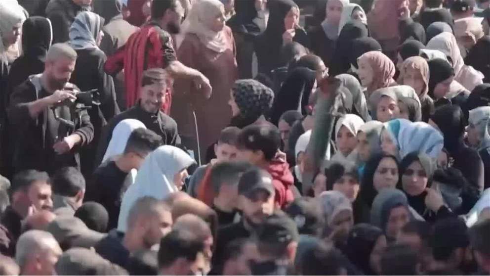 وصول حمولة سفينة الشيخ محمد بن راشد الى قطاع غزة وبدء توزيعها على السكان