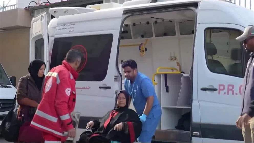 بالتعاون مع منظمة الصحة العالمية ...الفارس الشهم 3 يهدي منظمة project hope سيارتي اسعاف