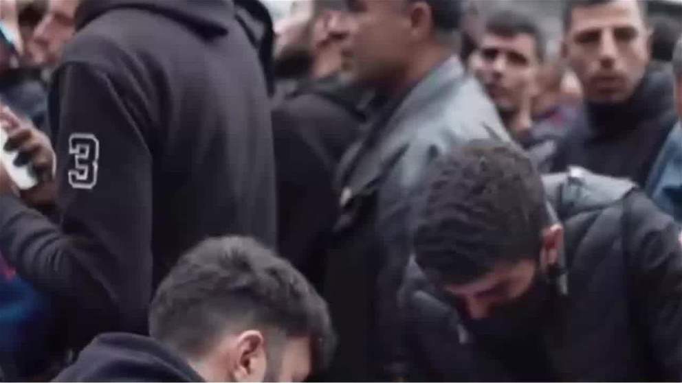 الفارس الشهم 3 توزع طرودا غذائية على 3 الاف اسرة نازحة في مخيم جباليا