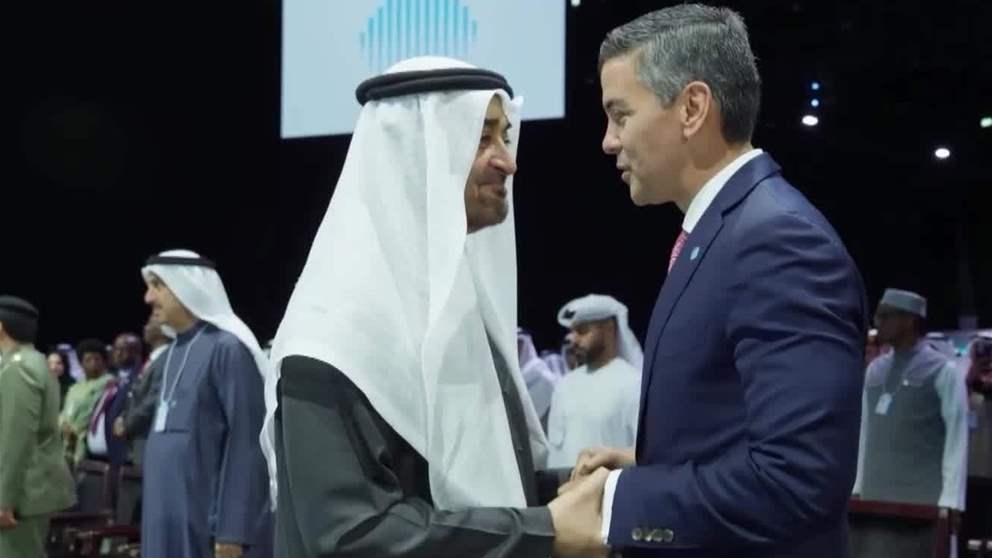 رئيس الدولة يسلم رئيس الباراغواي الجائزة العالمية للحكومات الاكثر تطورا