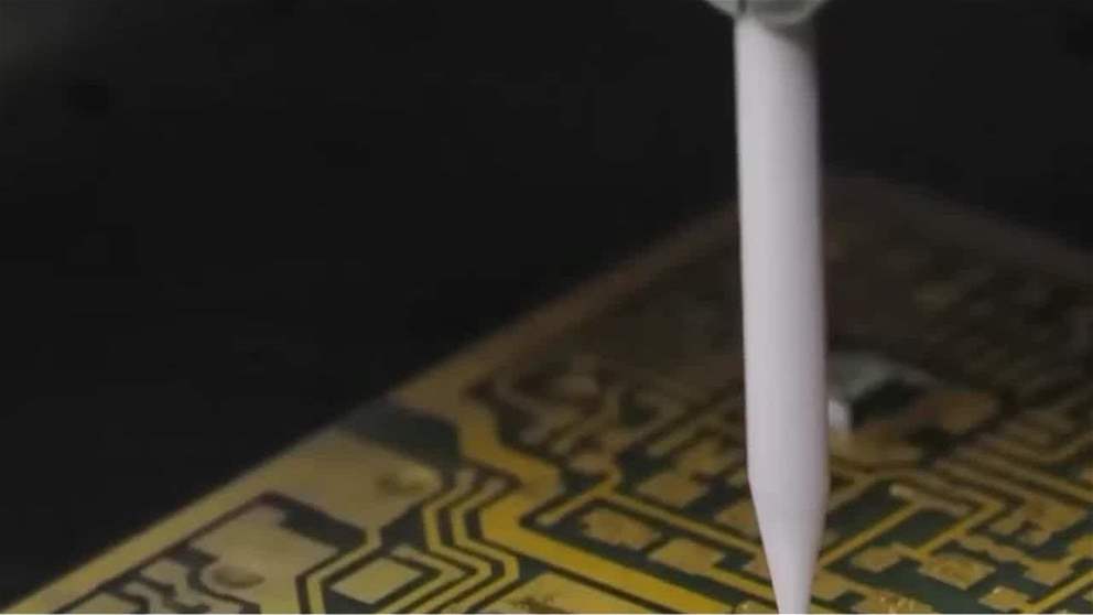 سيسكو تكشف عن شريحة شبكات بالذكاء الاصطناعي 