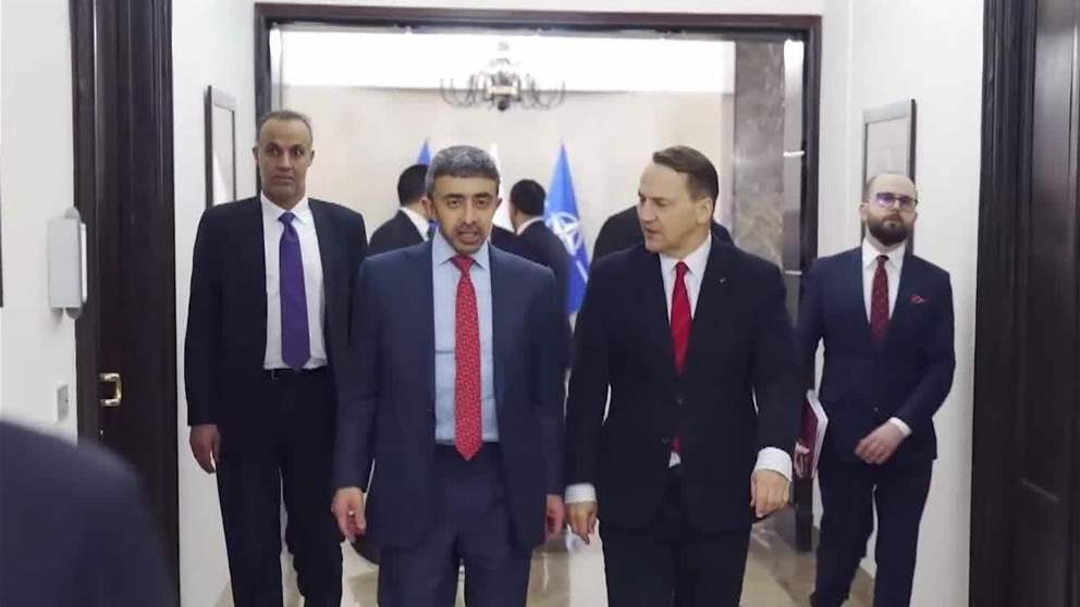 عبدالله بن زايد يلتقي نائب رئيس الوزراء وزير خارجية بولندا