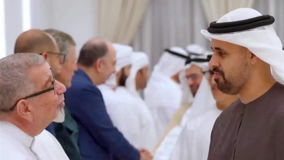 ذياب بن محمد بن زايد يقدم واجب العزاء في وفاة آلاء نادر مشتهى