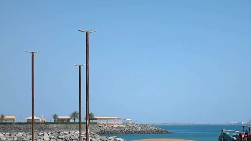 بجهود حثيثة من الجهات المعنية.. شوارع الفجيرة تنبض بالحياة بعد انحسار المنخفض الجوي