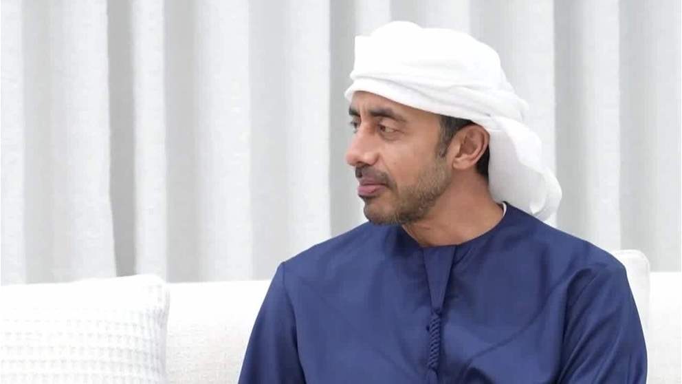عبدالله بن زايد يستقبل وزير الدفاع اليوناني ويبحثان العلاقات الاستراتيجية والتطورات في المنطقة