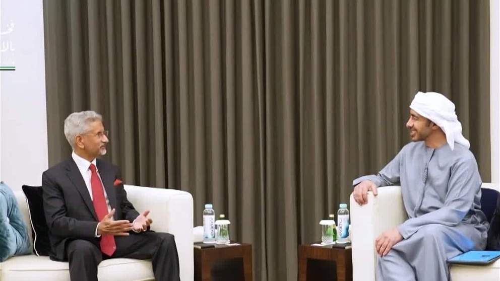 عبدالله بن زايد يستقبل وزير الشؤون الخارجية في الهند