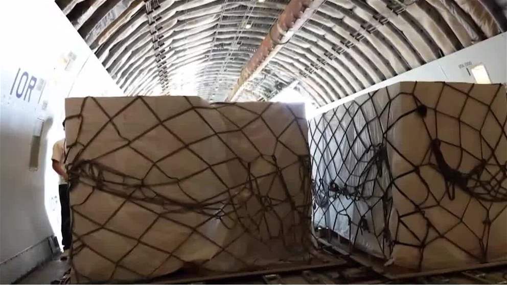 وصول طائرة إماراتية جديدة إلى العريش ضمن جسر حميد الجوي وعملية الفارس الشهم 3 محمّلة بـ100 طن من المساعدات الغذائية دعماً لغزة
