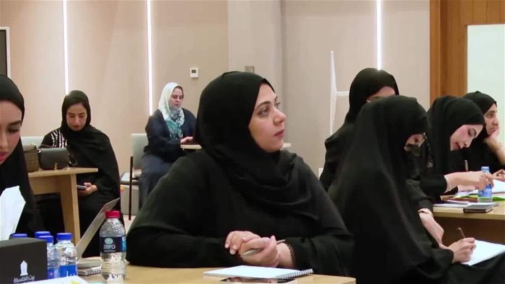 دائرة الموارد البشرية بحكومة الفجيرة تنظم دورة تدريبية بعنوان "القيادة المؤثرة في عصر التحول الحكومي"