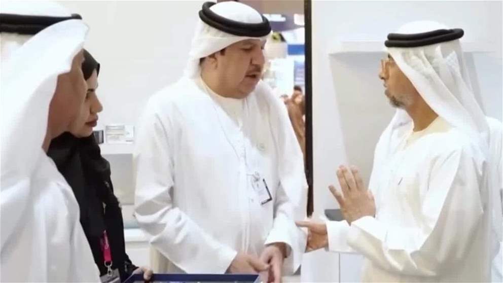 سهيل المزروعي وثاني الزيودي يزوران منصة حكومة الفجيرة ضمن فعاليات "اصنع في الإمارات 2026" 