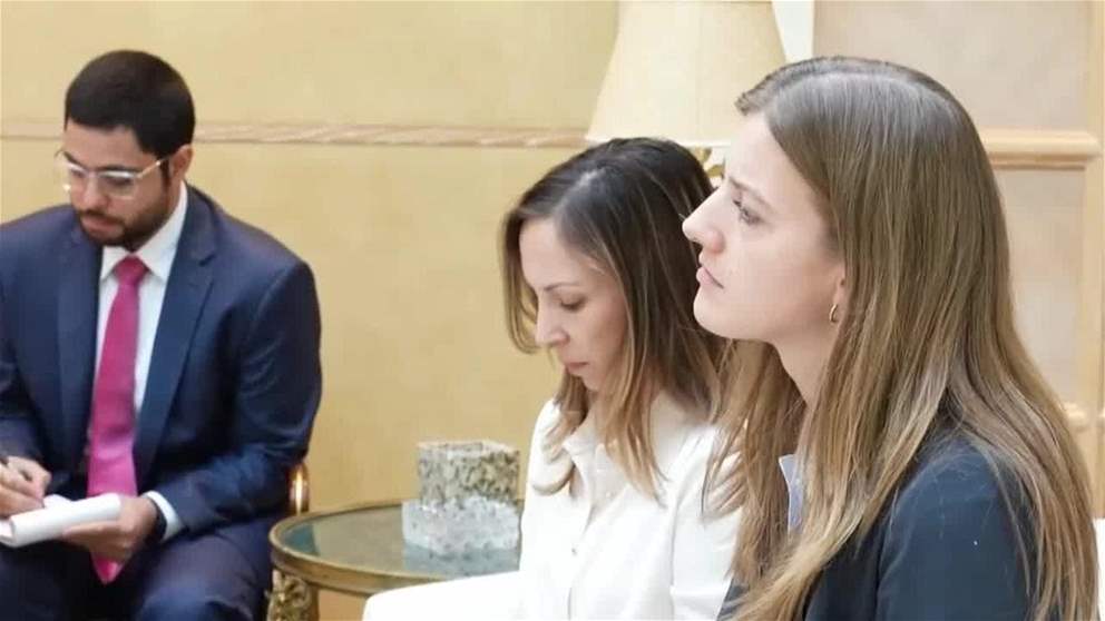 عبد الله بن زايد يلتقي مستشار الأمن الوطني البريطاني