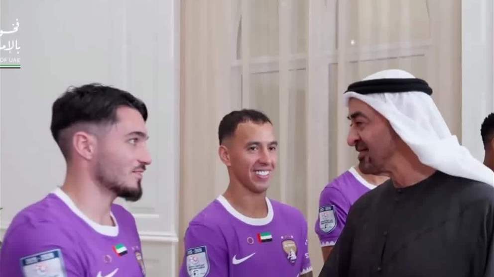 رئيس الدولة يستقبل فريق نادي العين لكرة القدم بمناسبة فوزه بلقب "دوري أدنوك للمحترفين "