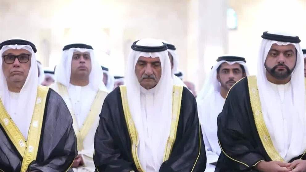 حمد الشرقي يؤدي صلاة عيد الأضحى المبارك بحضور ولي العهد في جامع الشيخ زايد بالفجيرة