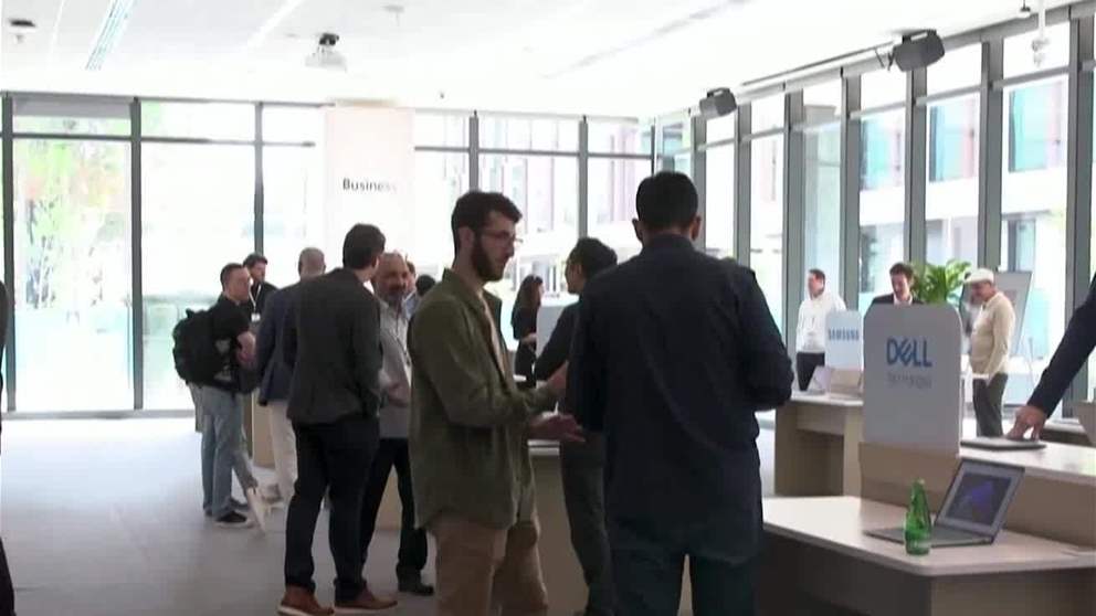 أبل تستعد لإطلاق iPhone Air 2 بكاميرتين وزيادة عمر البطارية في 2027