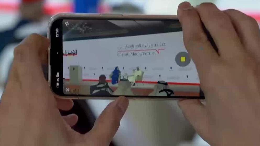 علي النعيمي خلال منتدى الإعلام الإماراتي الوعي الوطني خط الدفاع الأول في مواجهة الأزمات