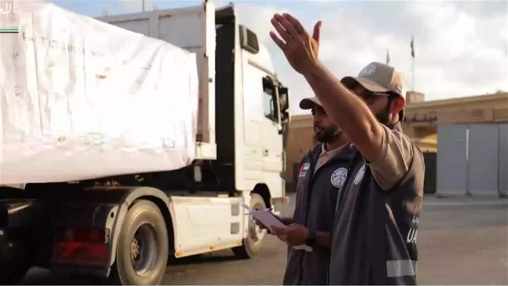 ضمن عملية الفارس الشهم 3.. دخول 5 قوافل مساعدات إماراتية إلى قطاع غزة تحمل 817 طنا من الطرود الغذائية ومواد الإيواء