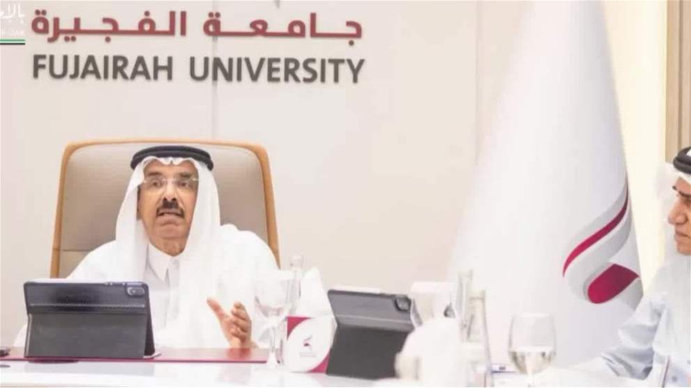 محمد المر يزور جامعة الفجيرة ويشيد بما تشهده الجامعة من تطور أكاديمي ومؤسسي