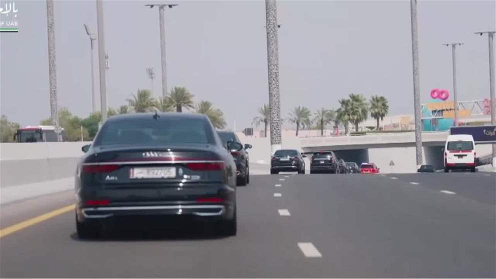منصور بن زايد وعبد الله بن زايد يقدمان التعازي إلى أمير قطر في وفاة حمد بن خليفة آل ثاني