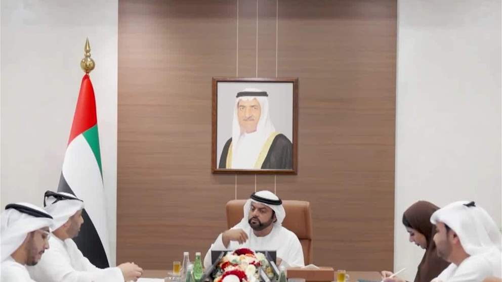 محمد الشرقي يلتقي مدير عام برنامج الفجيرة للتميز الحكومي ويطّلع على إنجازاته ومشاريعه