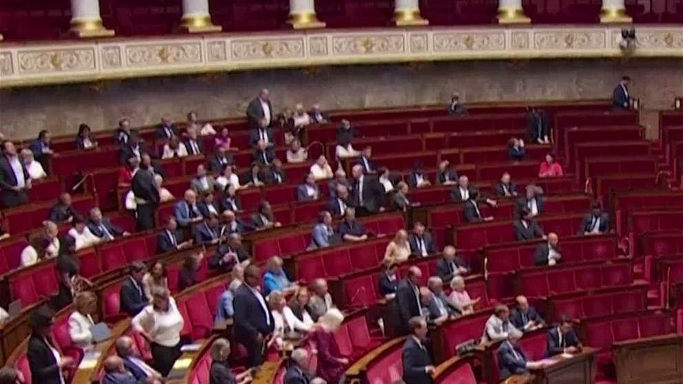 البرلمان الفرنسي يحظر استخدام وسائل التواصل لمن هم دون 15 عاما