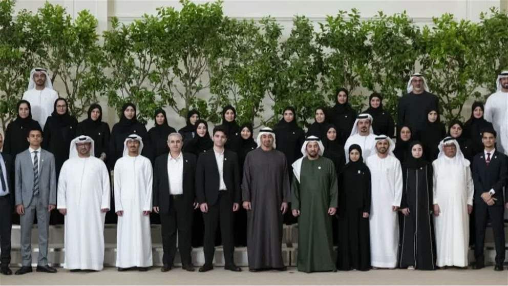 رئيس الدولة يستقبل اوائل الصف الثاني عشر للعام الدراسي 2025-2026 واولياء امورهم وعددا من المعلمين والقيادات التربوية