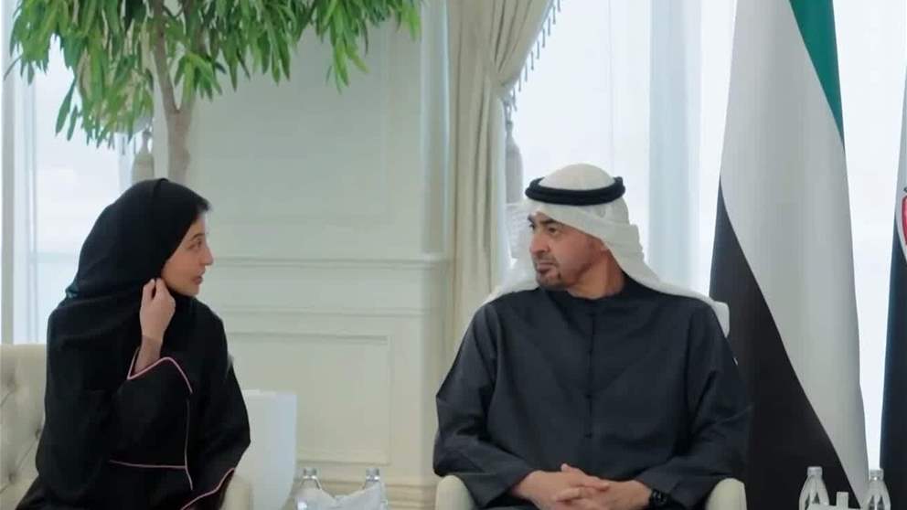 رئيس الدولة يستقبل فريق عمل جناح الإمارات في "إكسبو 2025 أوساكا" في اليابان