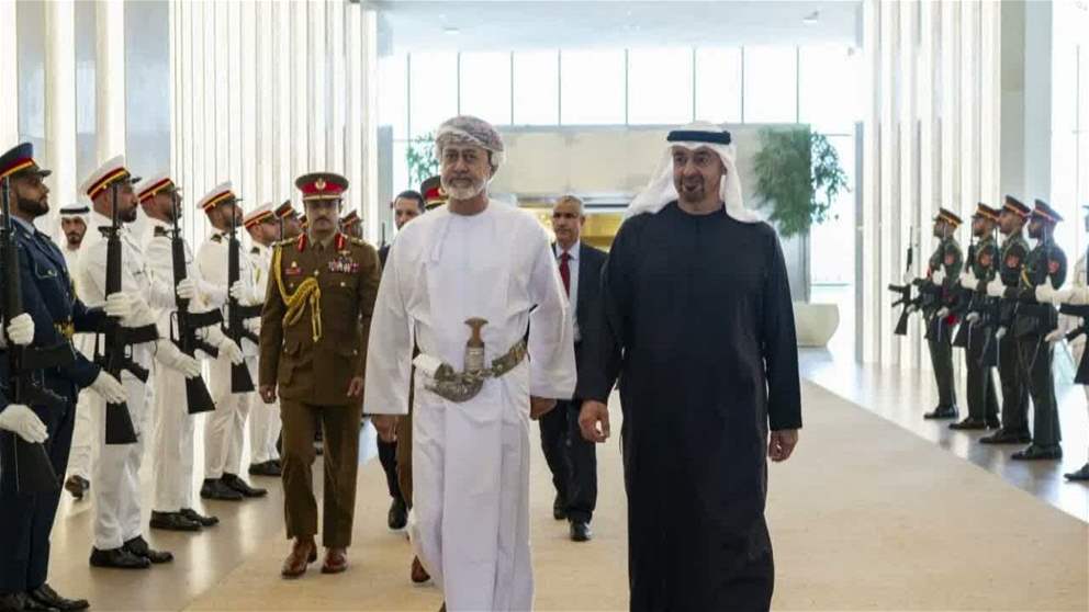 رئيس الدولة وسلطان عمان يبحثان العلاقات الأخوية بين البلدين والتطورات الإقليمية