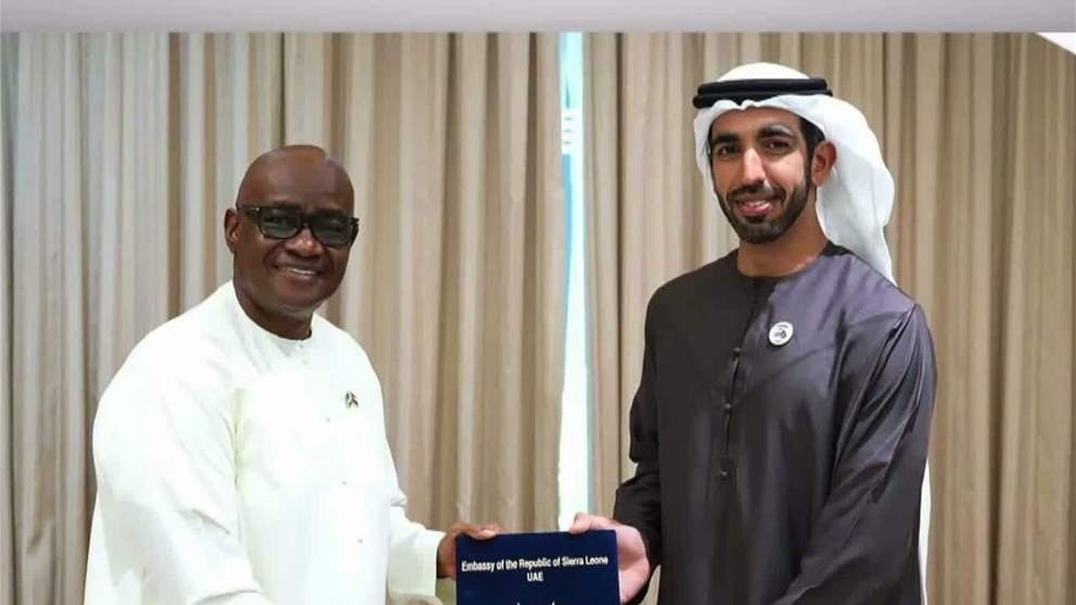 شخبوط بن نهيان يتسلّم دعوة لرئيس الدولة من رئيس سيراليون