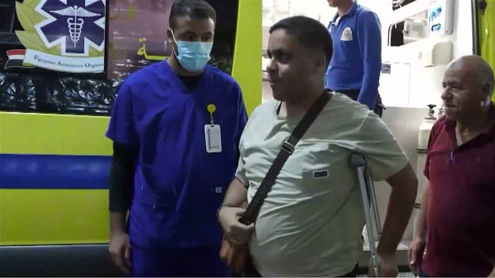 ضمن عملية الفارس الشهم 3.. المستشفى الإماراتي العائم في العريش يستقبل 11 حالة جديدة من قطاع غزة