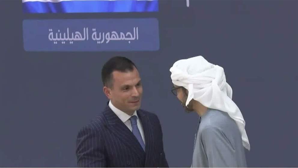 عبدالله بن زايد يشهد اطلاق استراتيجية وزارة الخارجية 2027-2029 ويكرم الفائزين بجائزة وزير الخارجية للتميز بدورتها السادسة